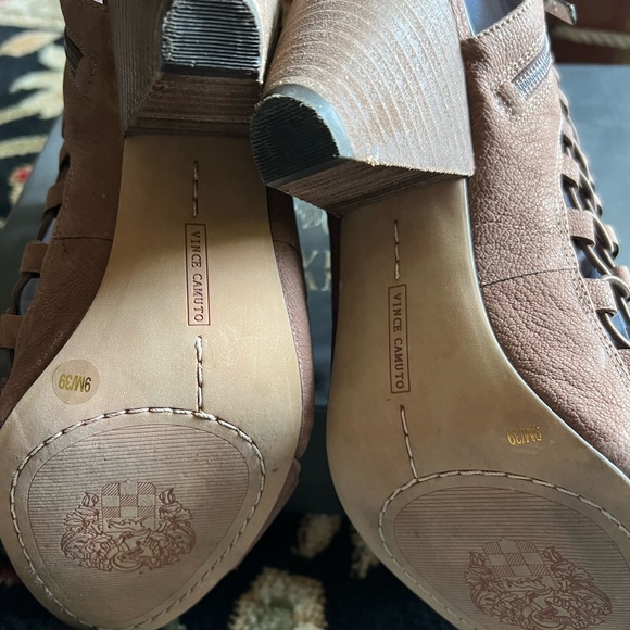 Vince Camuto sandals - Picture 4 of 6